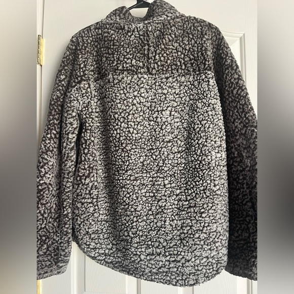 Pullover-1/4 zip - Picture 3 of 3